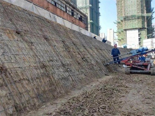 天涯建筑边坡支护